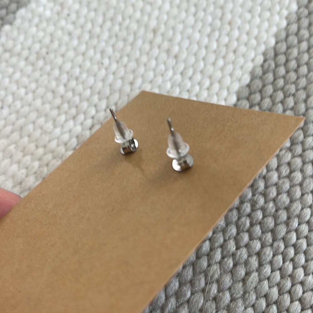 Shark Teeth Stud Earrings - Picture 3 of 4